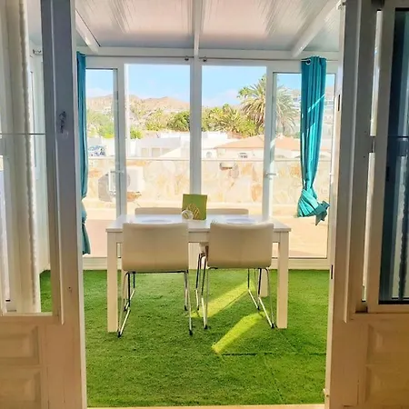Lägenhet The Perfect Place To Relax Bedroom With Hot Tub, Beautiful Tropical Garden Area. Bbq And Big Open Spaces Through The House.it Is Located In A Quiet Place, But Still 5 Min Away From The Touristic Puerto Rico And Walking Distance From The Mogán