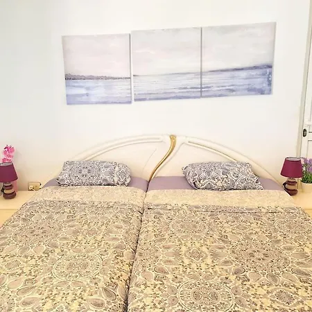 Apartment Tropical Oasis Retreat: Hot Tub, Garden, And Proximity Mogan